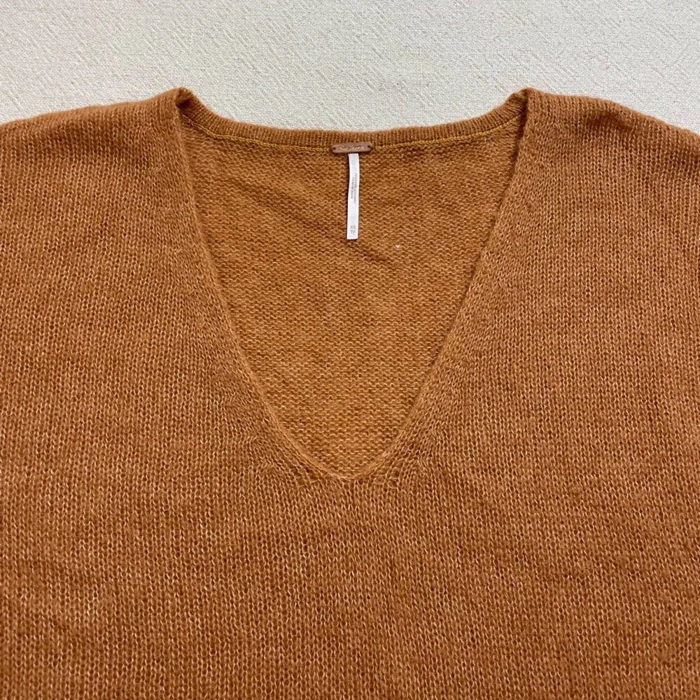 Free People Gossamer Terracotta Alpaca Wool Vneck Sweater Oversize XS Fall Boho - Picture 4 of 6